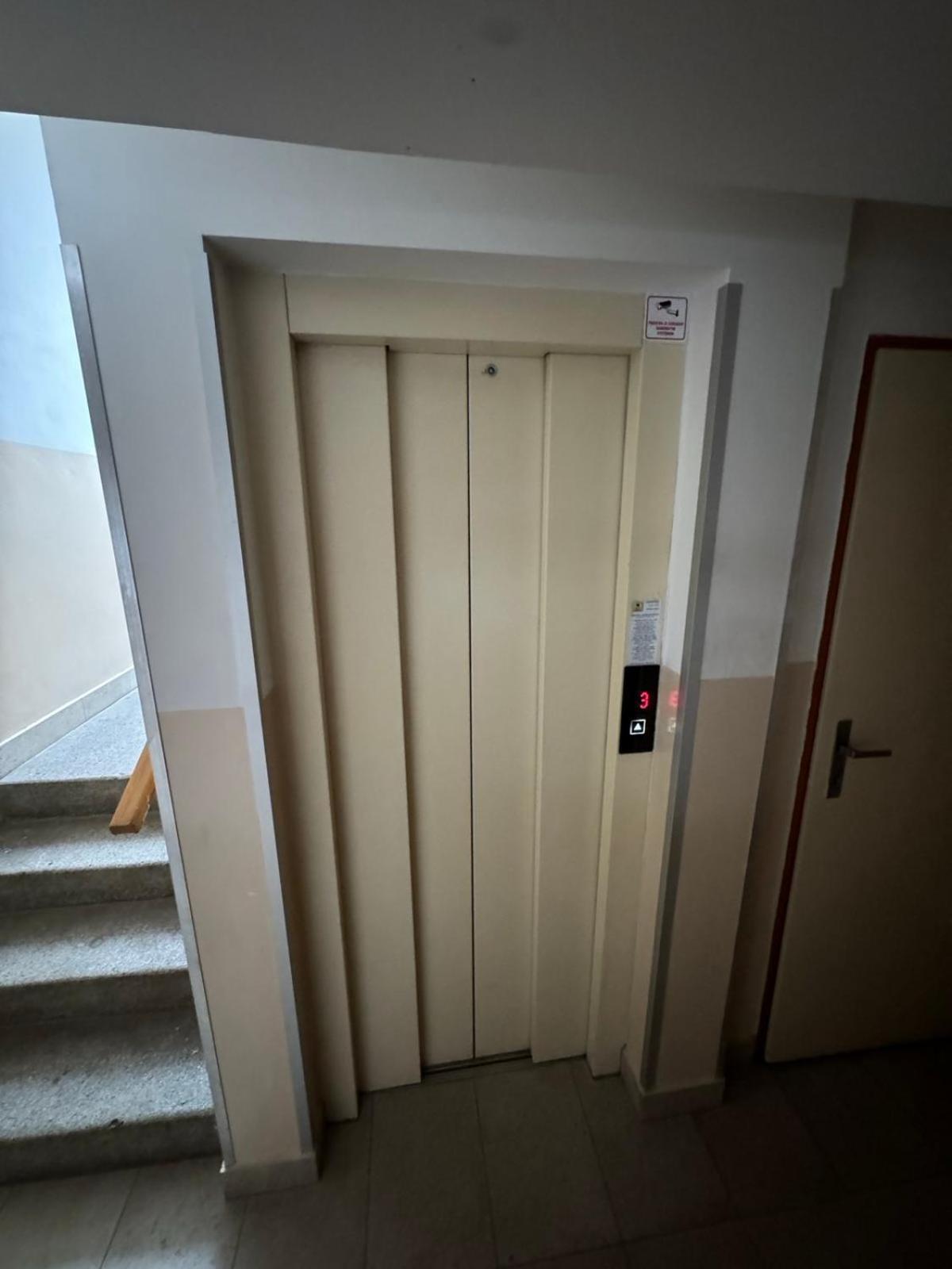 Apartman Sabo Komenskeho 科希策 外观 照片
