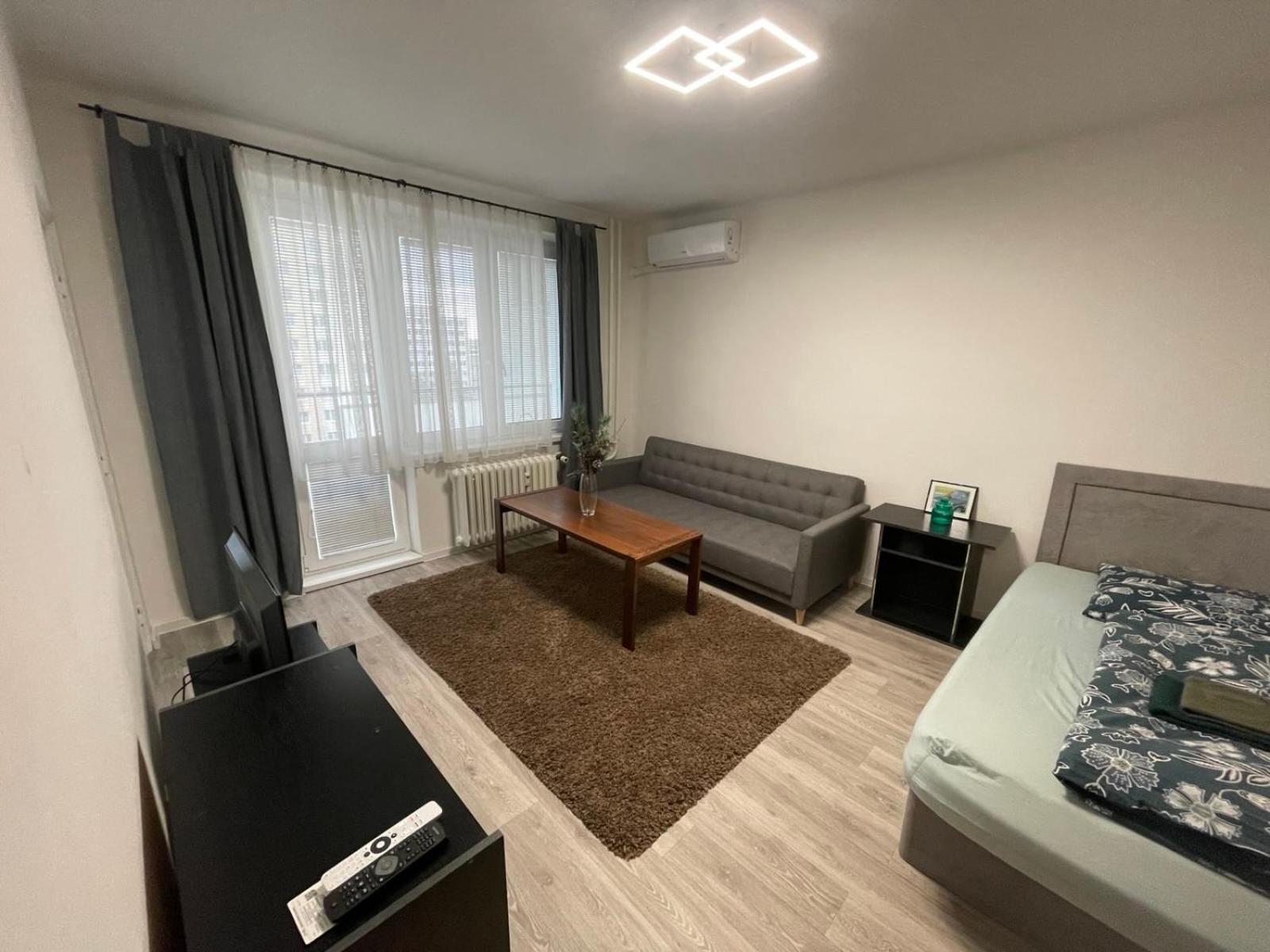 Apartman Sabo Komenskeho 科希策 外观 照片
